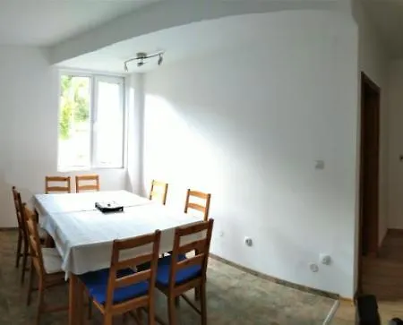 Irina - 펜션 고베다르치